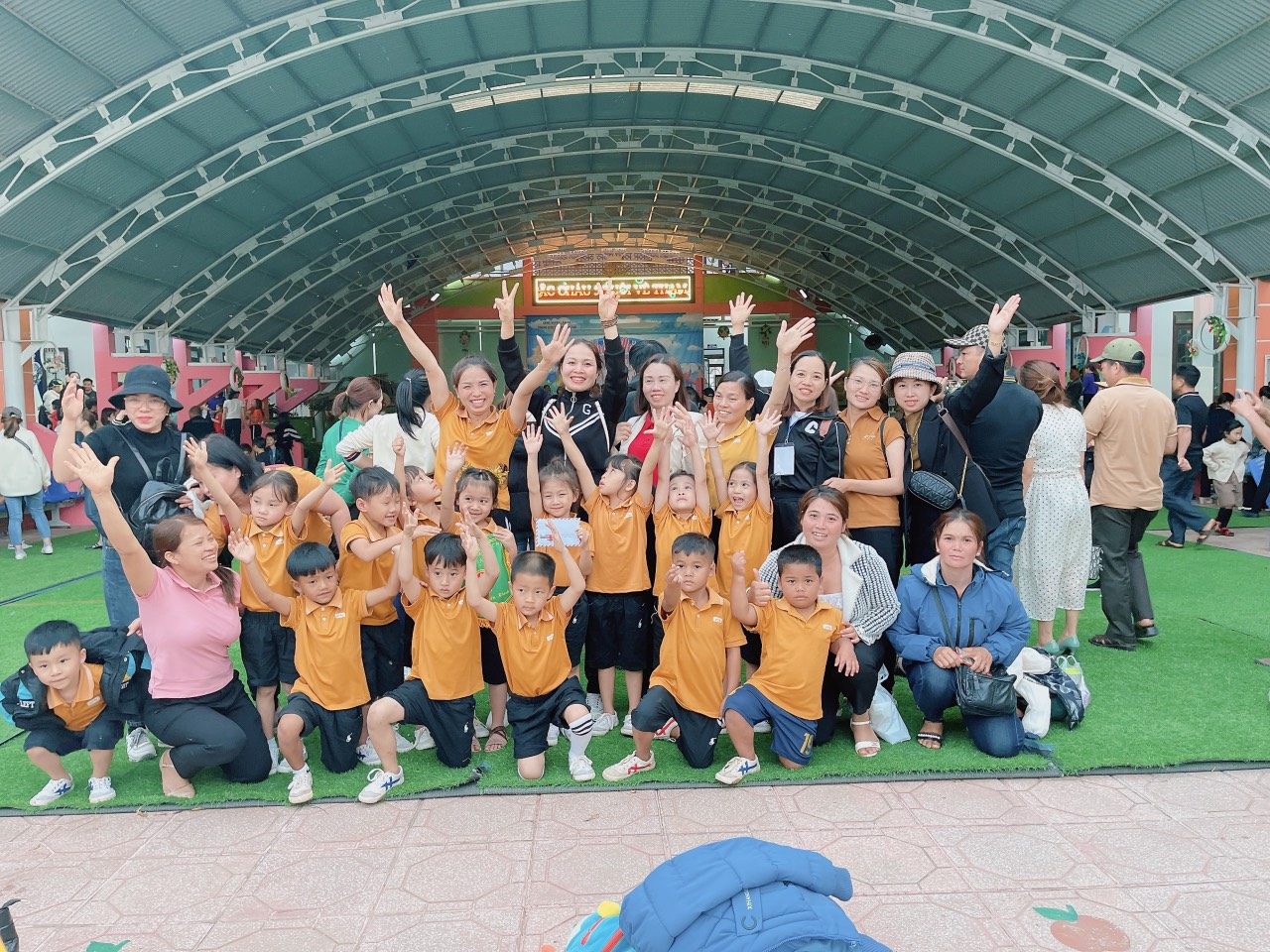 Liên hệ Mầm Non Tân Mai